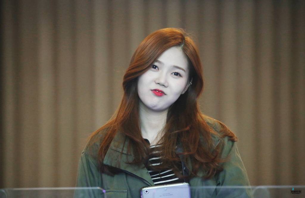 [오마이걸] 비도오고 해서 좀 쌀쌀해진 것 같아서 효정이 | 인스티즈