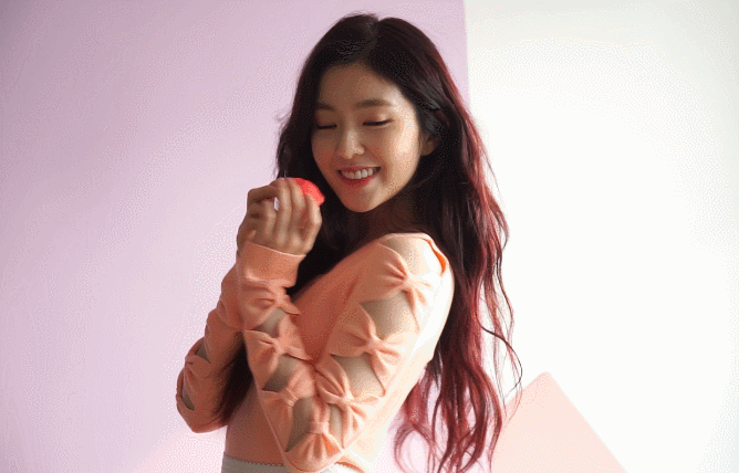 신발 모델 아이린.gif | 인스티즈