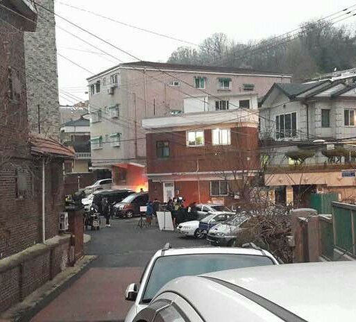 집앞에 드라마 촬영한대서 나갔다가.jpg | 인스티즈