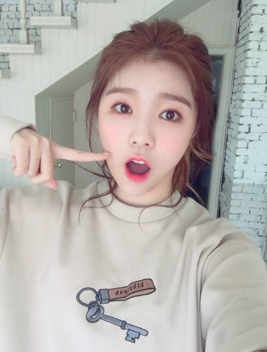 소속사 선배한테 생일날 편지 만들어준 유댕이 최유정 | 인스티즈