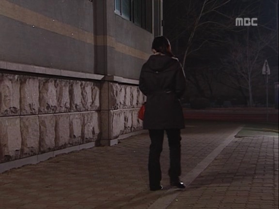 [거침없이하이킥] 가사도우미한테 미안해서 일을 못시키는 문희ㅠㅠ.jpg | 인스티즈