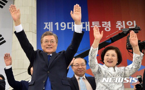 대통령 이니의 든든한 조력자들 jpg | 인스티즈