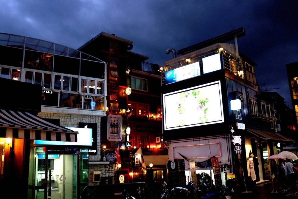 서울 번화가들중에서 가장 매력있고 특색있는 번화가라 생각함 | 인스티즈