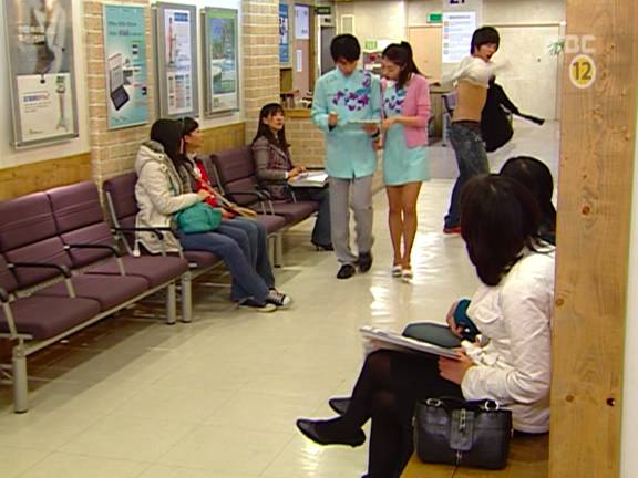 [거침없이하이킥] 민호보다 더 크게 다쳤는데 사람들이 몰라줘서 억울한 윤호.jpg | 인스티즈