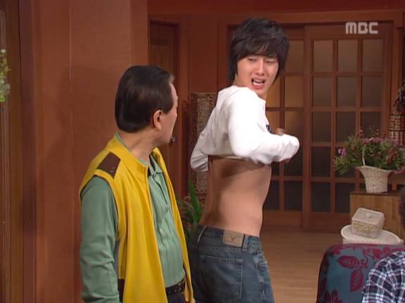 [거침없이하이킥] 민호보다 더 크게 다쳤는데 사람들이 몰라줘서 억울한 윤호.jpg | 인스티즈