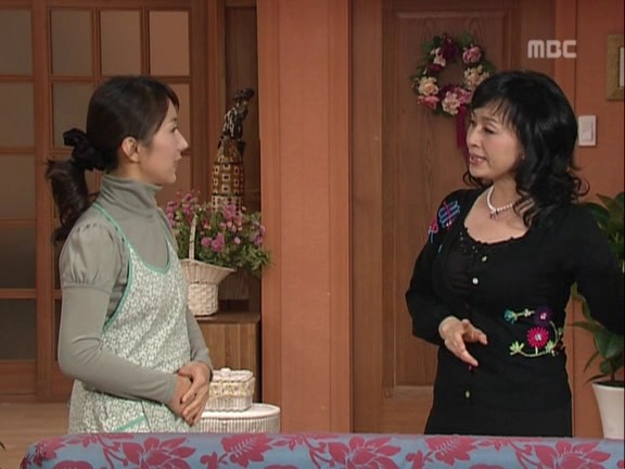 [거침없이하이킥] 가사도우미한테 미안해서 일을 못시키는 문희ㅠㅠ.jpg | 인스티즈