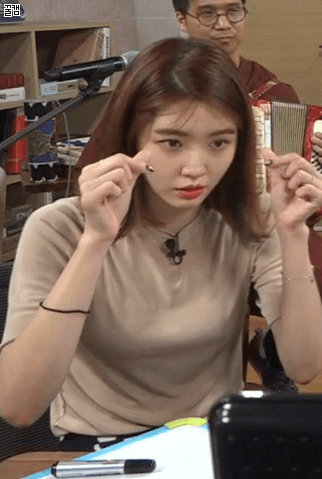 이미지때문에 저평가 받지만 일반인들 사이에선 외모 상위 10%안에 들듯.jpg | 인스티즈
