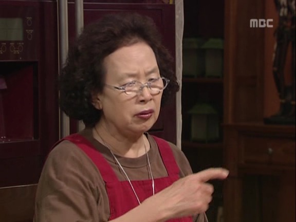 [거침없이하이킥] 가사도우미한테 미안해서 일을 못시키는 문희ㅠㅠ.jpg | 인스티즈