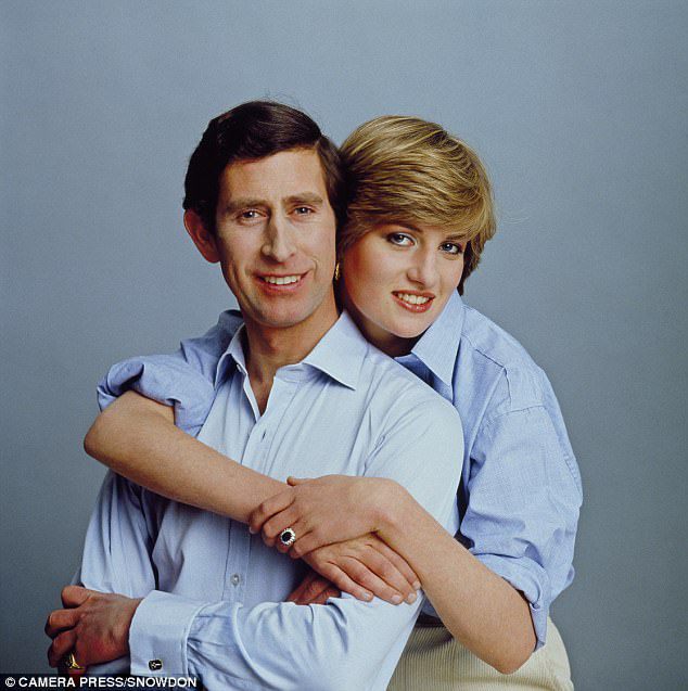 시대의 변화가 느껴지는 영왕실 약혼 발표 사진 | 인스티즈