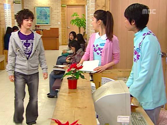 [거침없이하이킥] 민호보다 더 크게 다쳤는데 사람들이 몰라줘서 억울한 윤호.jpg | 인스티즈