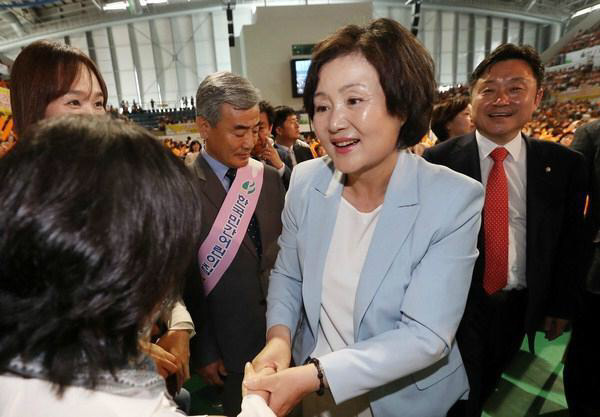 제 19대 대통령 영부인 김정숙 여사 | 인스티즈