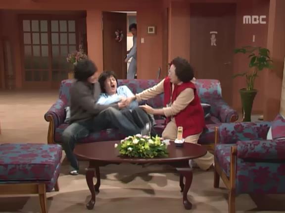 [거침없이하이킥] 멍청해서 지 돈도 못찾는 윤호 ㅋㅋㅋㅋㅋㅋㅋ.jpg | 인스티즈