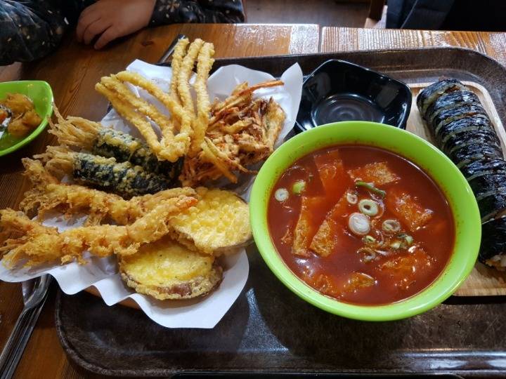 분식점 정식 이중 하나만 골라냐 한다면 | 인스티즈