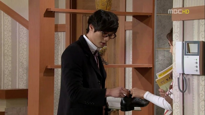 [지붕뚫고하이킥] 고자 이지훈과 책임황.jpg | 인스티즈