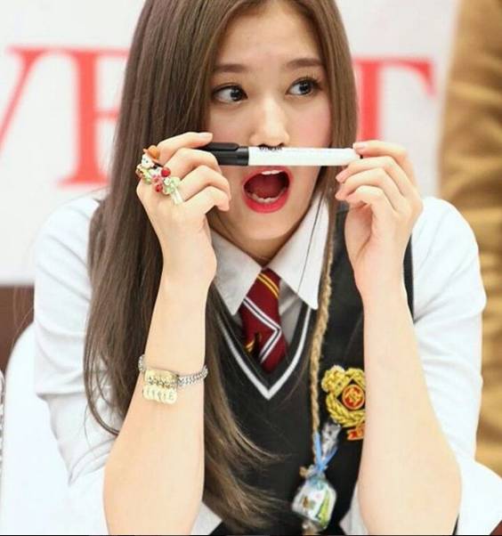 트와이스 사나.jpg | 인스티즈