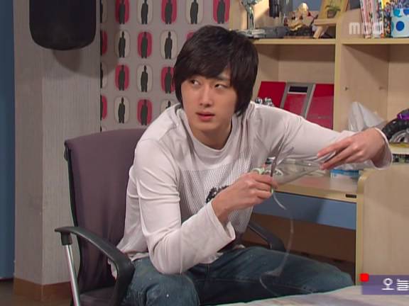 [거침없이하이킥] 민호보다 더 크게 다쳤는데 사람들이 몰라줘서 억울한 윤호.jpg | 인스티즈