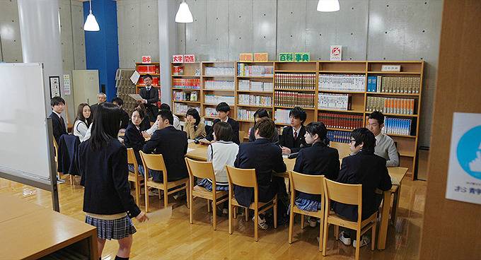 [늑대소녀와흑왕자] 남주가 쓰레기라 생각이 들다가도 와꾸보면 화가 풀리다가도 쓰레기라 생각이 드는 영화 05 | 인스티즈