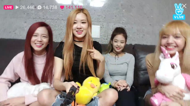 [블랙핑크] 숙소에서 v앱한 블핑이들 | 인스티즈