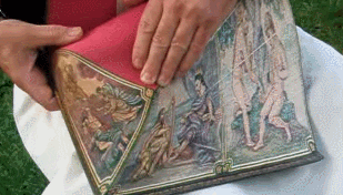 200년 전의 책 속에 숨겨진 비밀 | 인스티즈