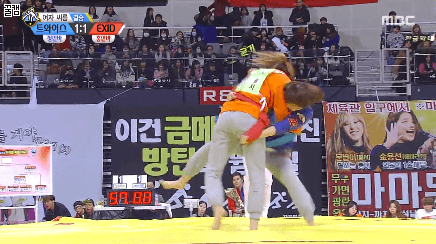 명절을 위해 태어난듯한 여자아이돌.gif | 인스티즈