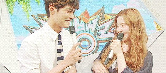 뮤뱅에서 우결찍는 박보검 아이린. gif | 인스티즈