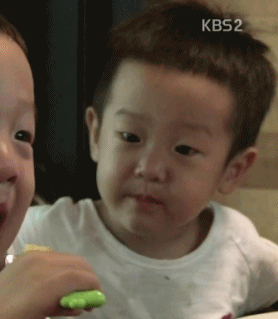 여자들이 심쿵하게 웃는 서준.gif | 인스티즈