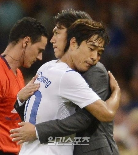 새끼를 품는 따듯한 동물들.jpg | 인스티즈