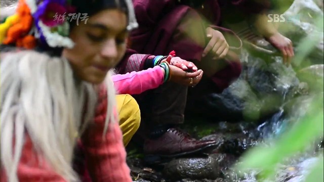 티벳 브록파 마을의 흔한 커플.JPG (부러움 주의) | 인스티즈