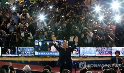 사진 9장으로 보는 두 대통령 비서실장의 소름돋는 인생 | 인스티즈