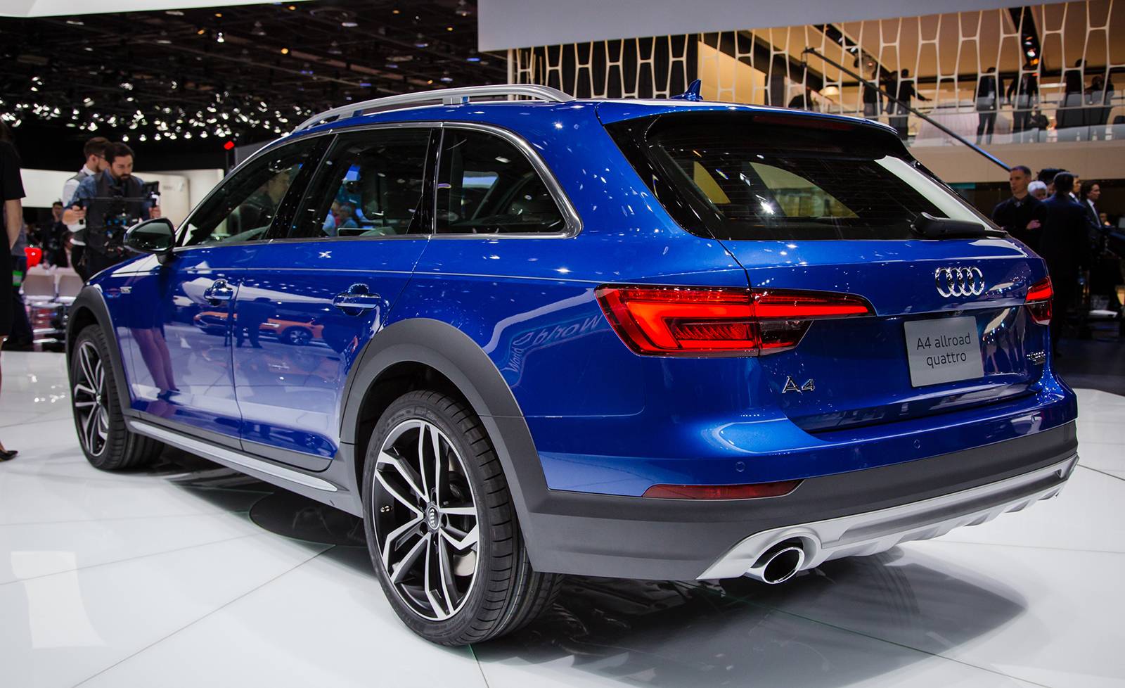 아우디 신형 A4 올로드 콰트로 | 인스티즈