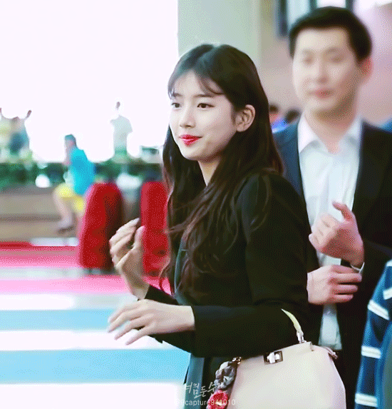 출국하는 수지.gif | 인스티즈