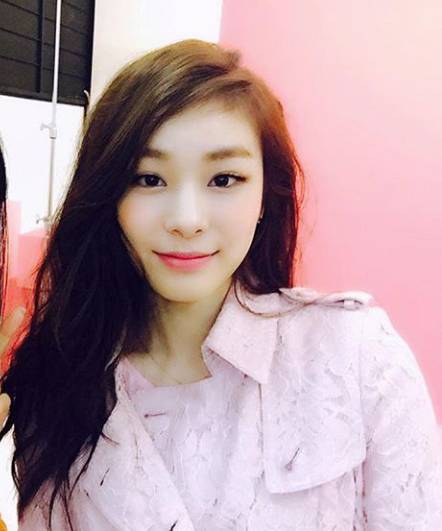 최근 분홍분홍한 김연아...........JPG | 인스티즈