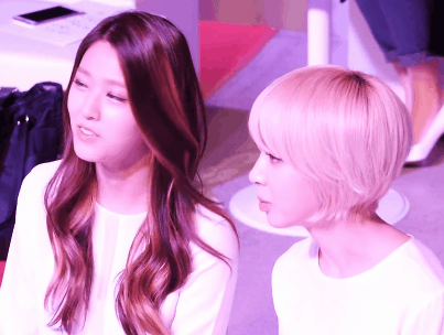 AOA 에서 입구를 담당하고 있는 초아와 설현 | 인스티즈