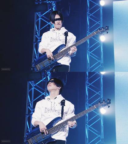 사람들의 시선을붙잡기위해 방독면을 썼던팀 | 인스티즈