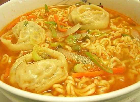 라면에 떡&계란 vs 만두 | 인스티즈