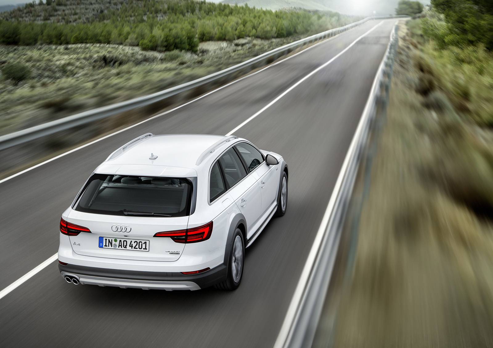 아우디 신형 A4 올로드 콰트로 | 인스티즈