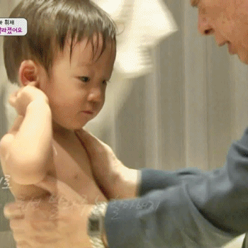 [슈퍼맨이돌아왔다] 낯선 누나 손 잡아주는 서언이 ㅋㅋㅋㅋㅋㅋㅋ | 인스티즈