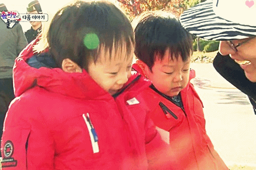 [슈퍼맨이돌아왔다] 낯선 누나 손 잡아주는 서언이 ㅋㅋㅋㅋㅋㅋㅋ | 인스티즈