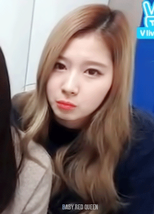 남자들이 전형적으로 좋아할만한 상냥한 여자같은 트와이스 멤버.gif | 인스티즈