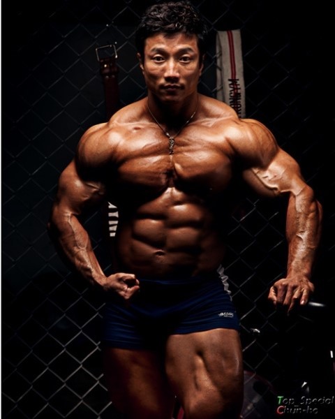대한민국 최고의 보디빌더.. 수많은 후배들도 존경하는 분 | 인스티즈