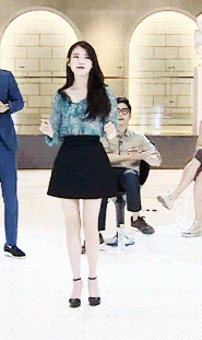 아이유 씰룩씰룩.gif | 인스티즈