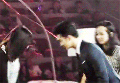 타이밍하면 역시 김수현.gif | 인스티즈