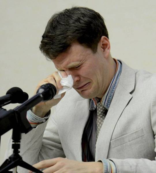 북한에서 노동교화형 15년 받은 미국 대학생 | 인스티즈