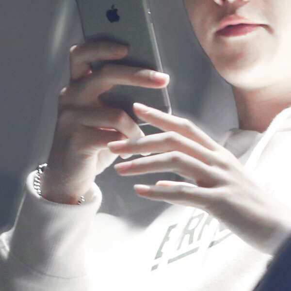 예쁘다고 유명한 남자아이돌의 손 | 인스티즈