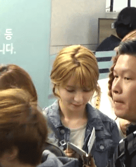 160317 오늘(3월 17일)자 홍콩 출국하는 초아 (사진&움짤/살 많이 빠짐).gif | 인스티즈