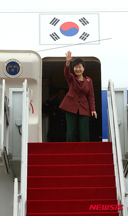 박근혜 대통령 출국 | 인스티즈
