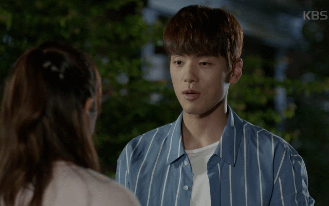 [학교2017] 짝사랑녀 보고싶어서 치킨 3번이나 시키는 돈많은 고딩.jpgif | 인스티즈