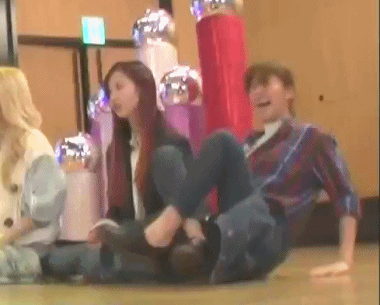 웃다가 숨넘어가는 트와이스 정연 | 인스티즈