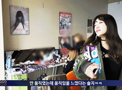 장난치는 솔지와 하니.gif | 인스티즈