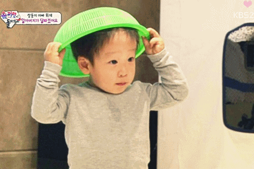 [슈퍼맨이돌아왔다] 낯선 누나 손 잡아주는 서언이 ㅋㅋㅋㅋㅋㅋㅋ | 인스티즈